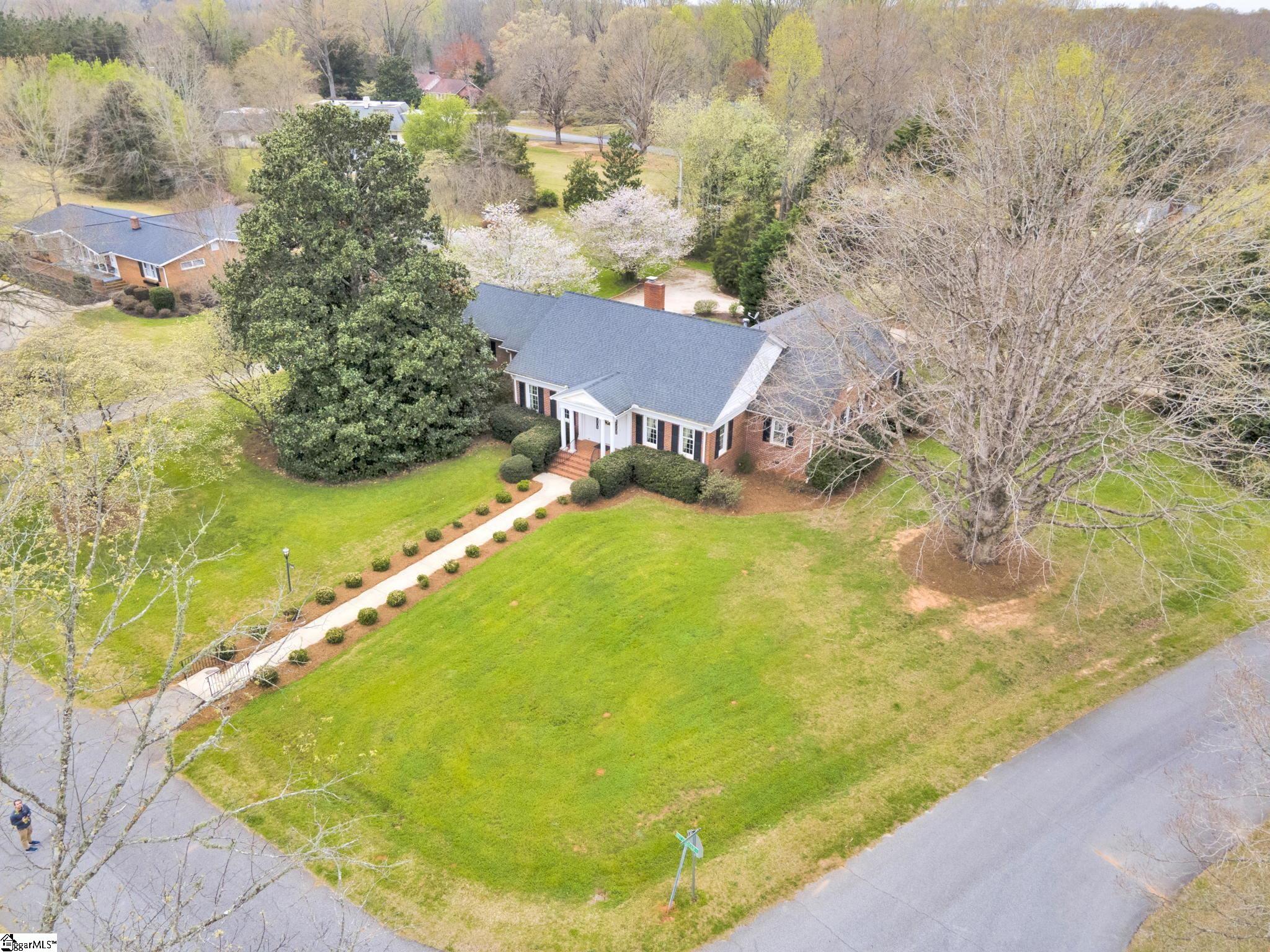 240 Nottingham Road Clinton, SC 29325 - Photo 2 of 35 Gallery Image 2