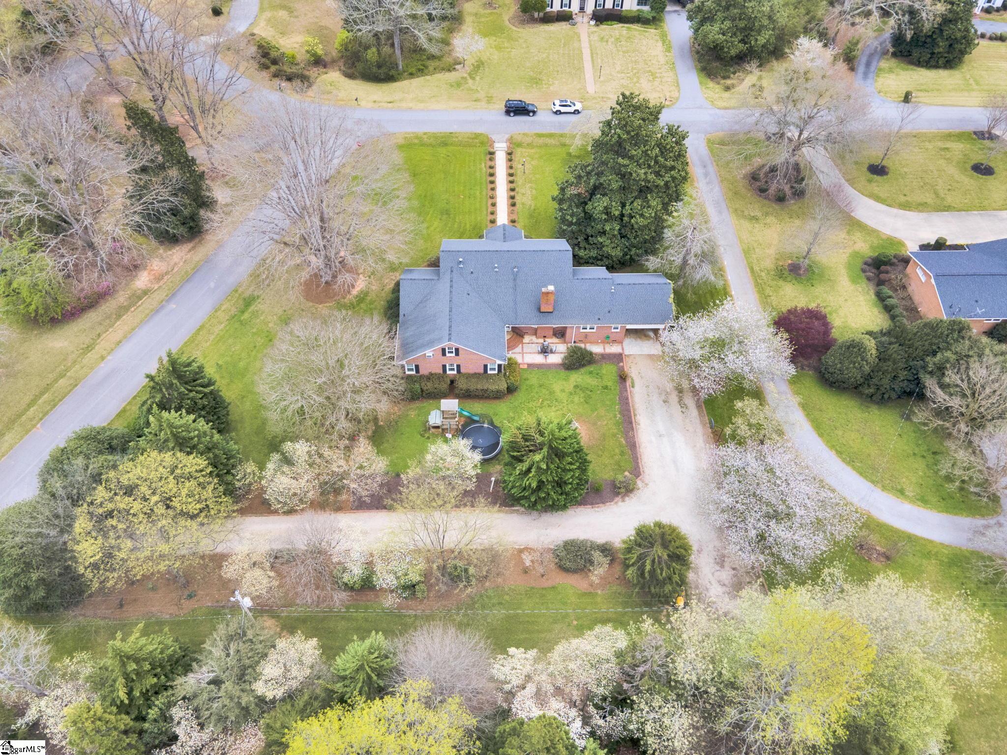 240 Nottingham Road Clinton, SC 29325 - Photo 3 of 35 Gallery Image 3