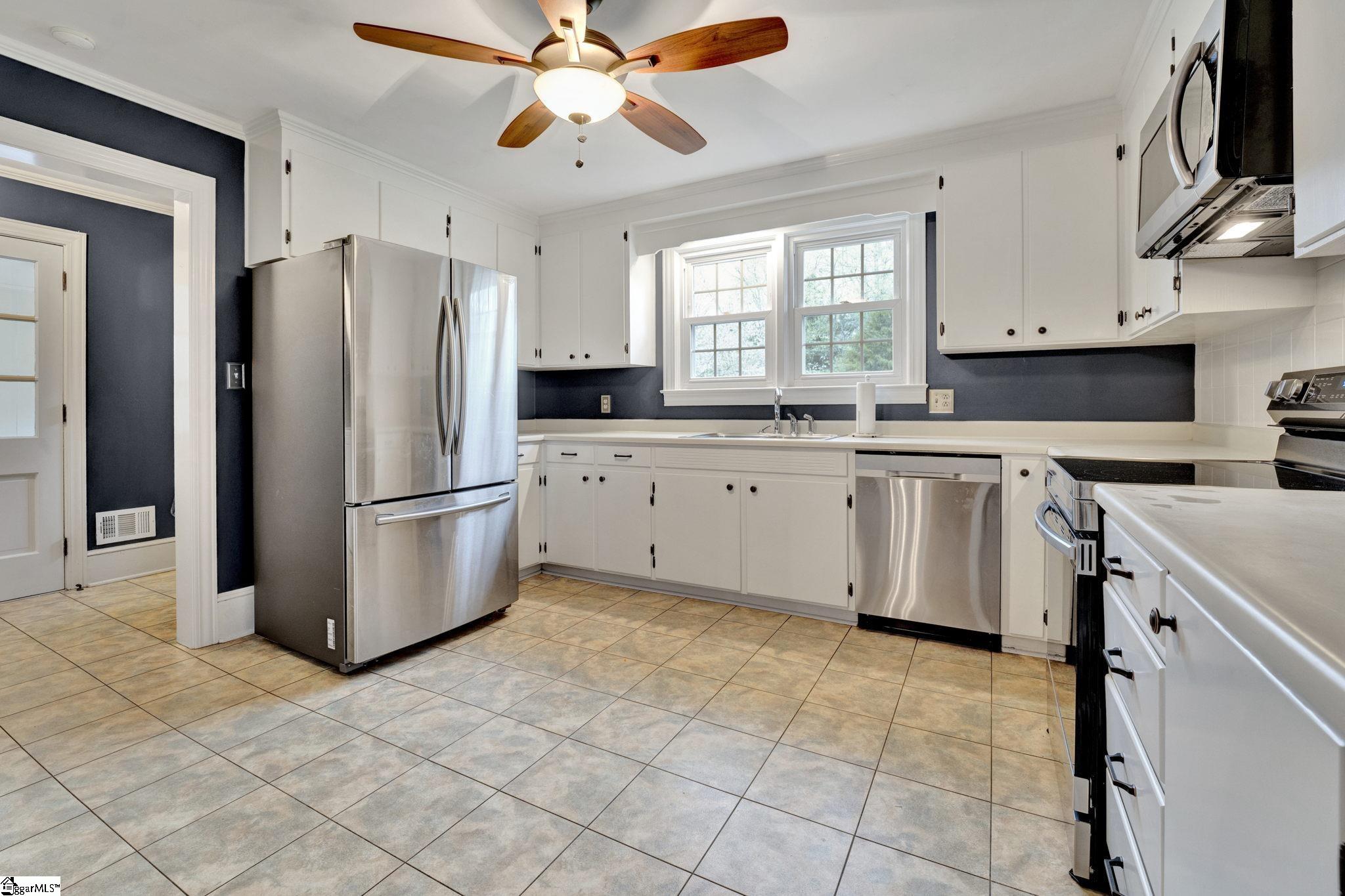 240 Nottingham Road Clinton, SC 29325 - Photo 10 of 35 Gallery Image 10