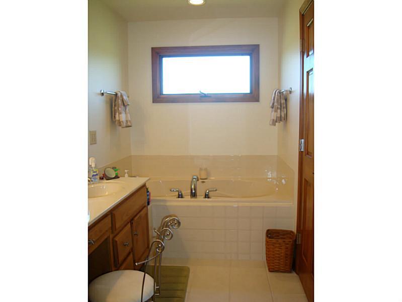 7651 Knapp Road Indianapolis, IN 46259 - Photo 16 of 24 Gallery Image 16