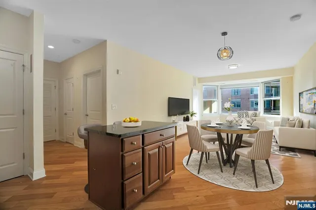 $849,000 | 20 Ave At Port Imperial, Unit 310, West New York, NJ 07093