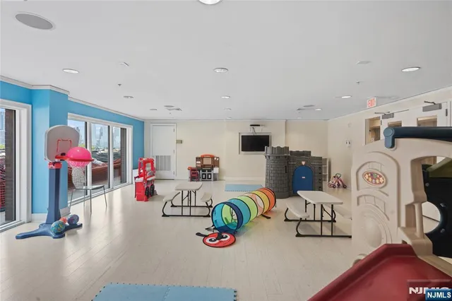 $849,000 | 20 Ave At Port Imperial, Unit 310, West New York, NJ 07093