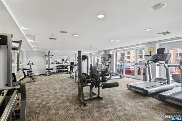 $849,000 | 20 Ave At Port Imperial, Unit 310, West New York, NJ 07093