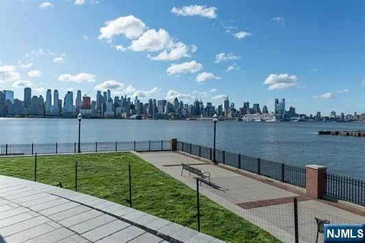 $849,000 | 20 Ave At Port Imperial, Unit 310, West New York, NJ 07093