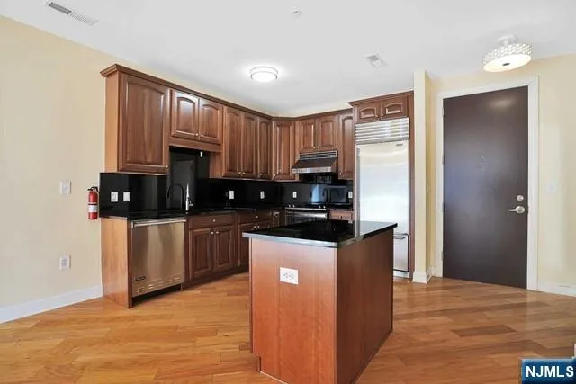 $849,000 | 20 Ave At Port Imperial, Unit 310, West New York, NJ 07093