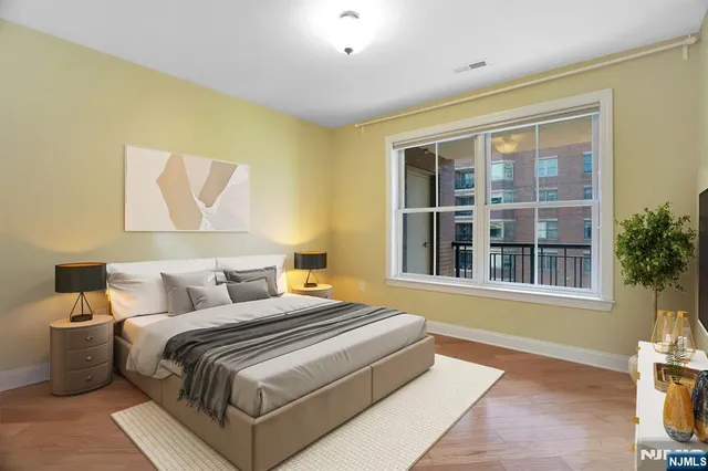 $849,000 | 20 Ave At Port Imperial, Unit 310, West New York, NJ 07093