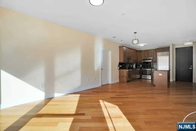 $849,000 | 20 Ave At Port Imperial, Unit 310, West New York, NJ 07093