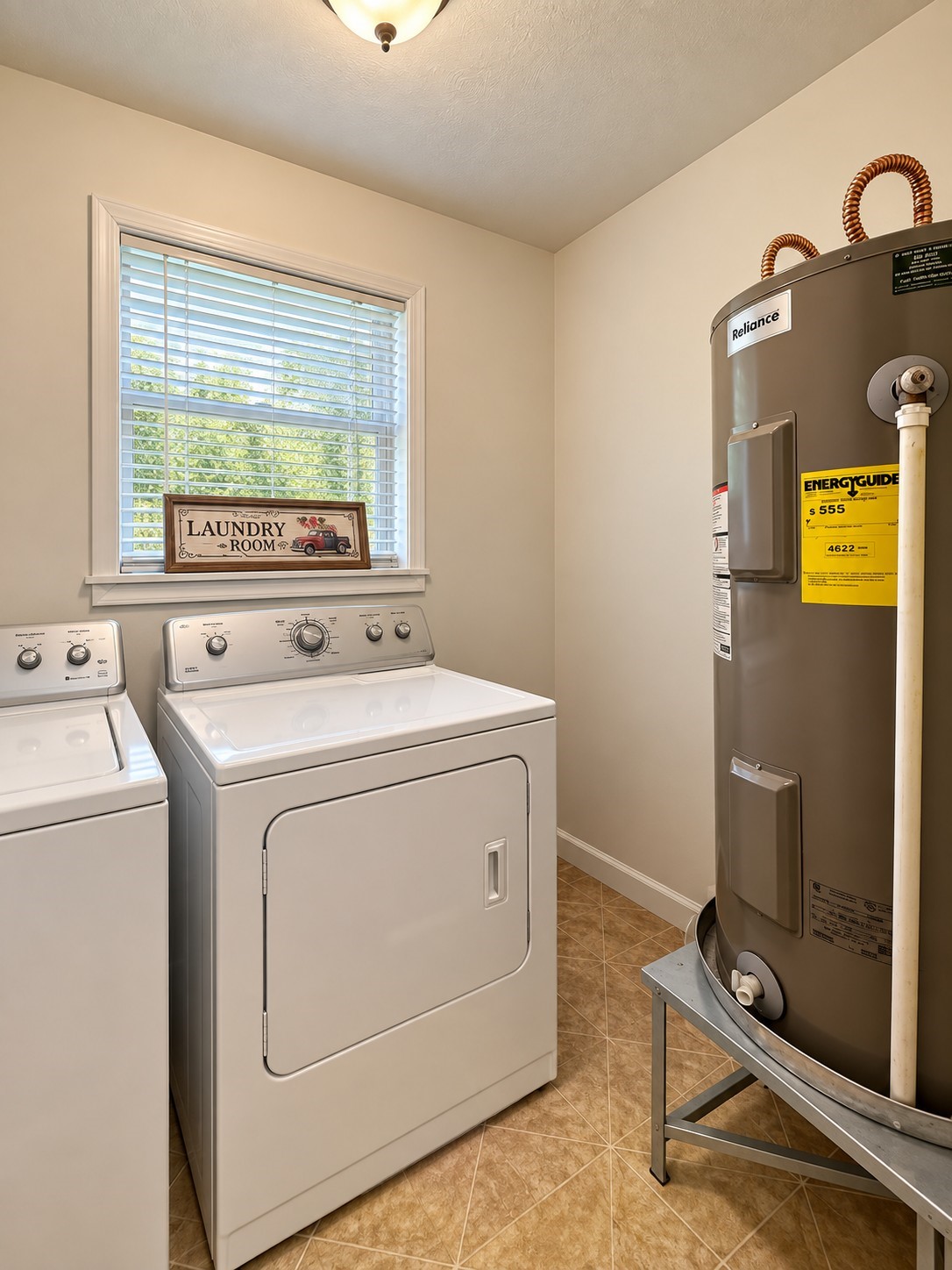1815 Lee Miller Road Silsbee, TX 77656 - Photo 16 of 25 Laundry Room
VIRTUALLY STAGED — This image has been digitally modified for marketing purposes. Furnishings, décor, and/or personal items may have been digitally added or removed.
