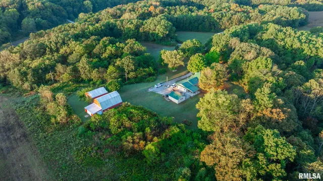 $307,500 | 532 North 600 E Road East, Herrick, IL 62431