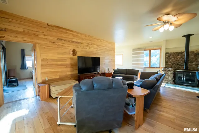 $307,500 | 532 North 600 E Road East, Herrick, IL 62431