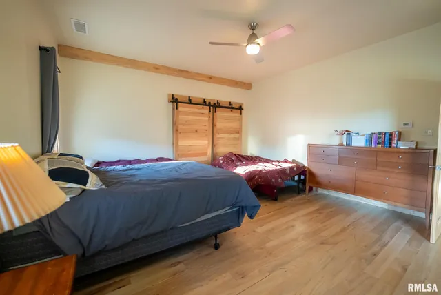 $307,500 | 532 North 600 E Road East, Herrick, IL 62431