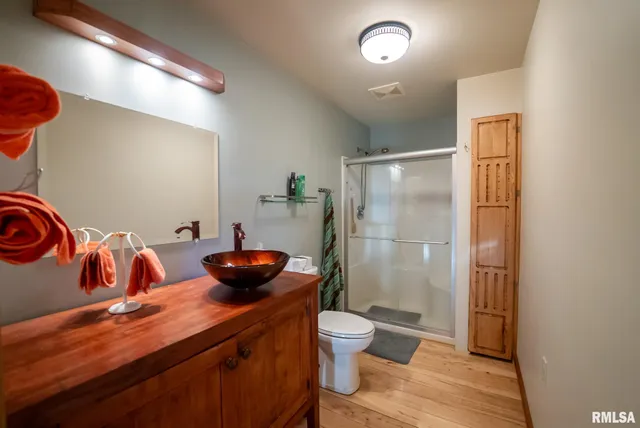 $307,500 | 532 North 600 E Road East, Herrick, IL 62431