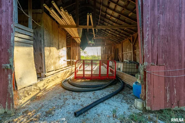 $307,500 | 532 North 600 E Road East, Herrick, IL 62431