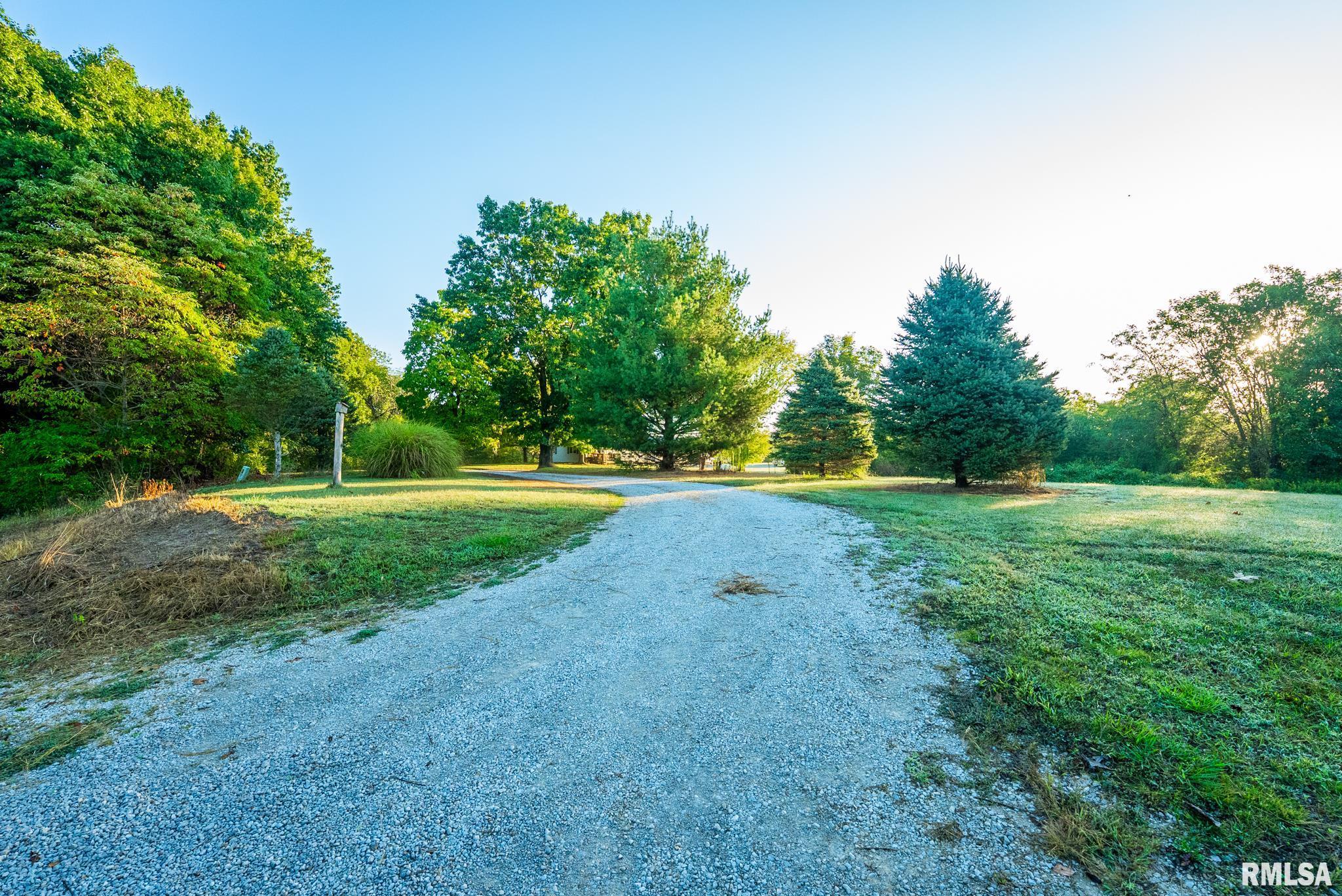 532 North 600 E Road East Herrick, IL 62431 - Photo 40 of 70