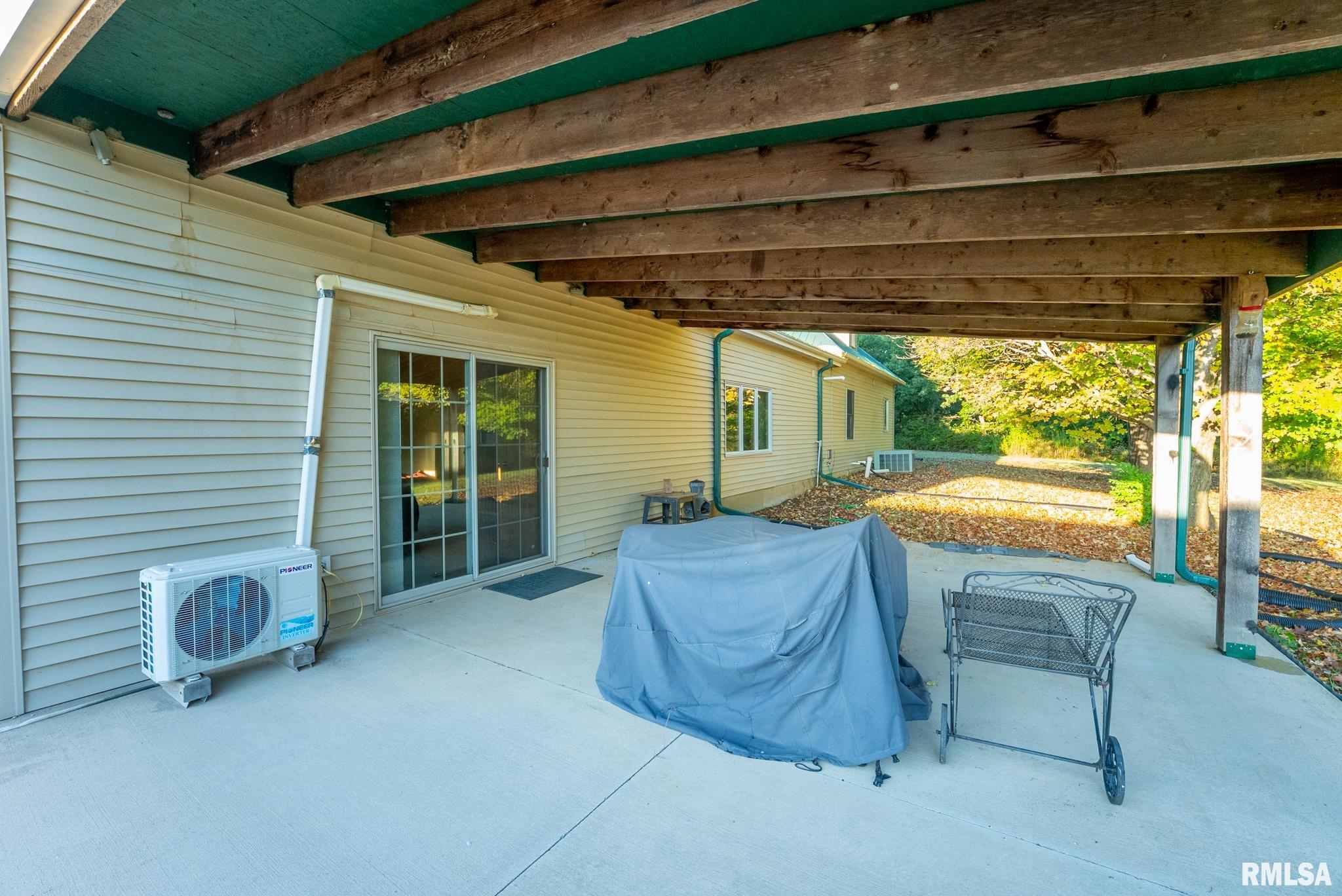 532 North 600 E Road East Herrick, IL 62431 - Photo 5 of 70