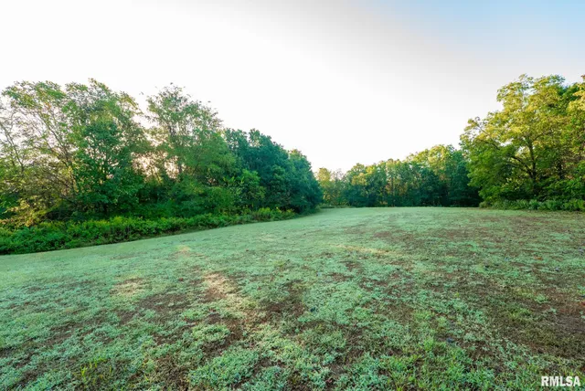 $307,500 | 532 North 600 E Road East, Herrick, IL 62431