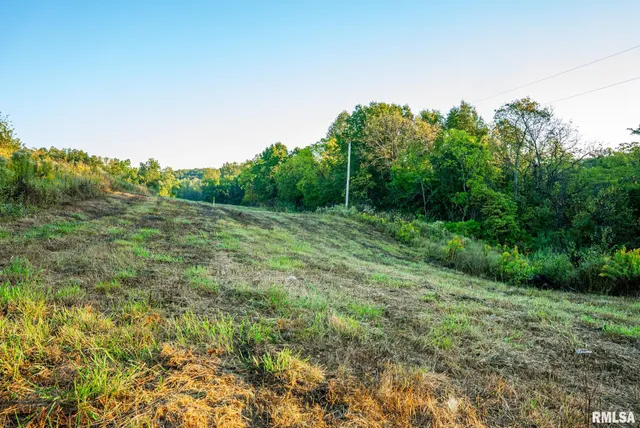 $307,500 | 532 North 600 E Road East, Herrick, IL 62431