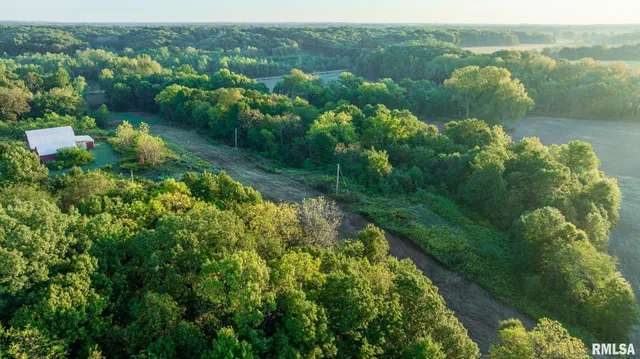 $307,500 | 532 North 600 E Road East, Herrick, IL 62431