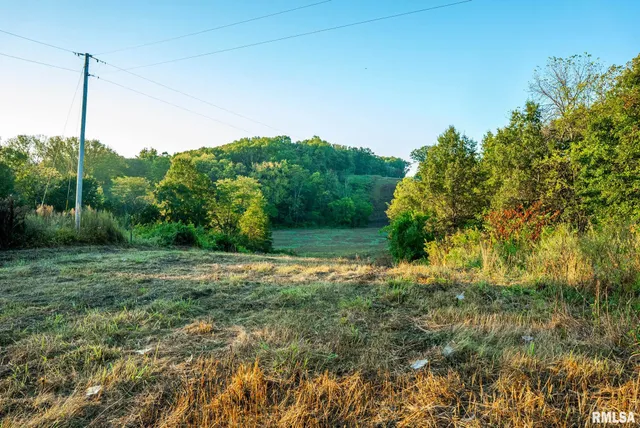 $307,500 | 532 North 600 E Road East, Herrick, IL 62431