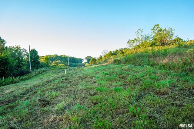 $307,500 | 532 North 600 E Road East, Herrick, IL 62431