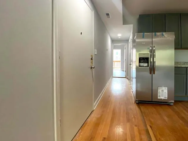 $2,000 | 619 East Groveland Park, Unit 2W, Chicago, IL 60616