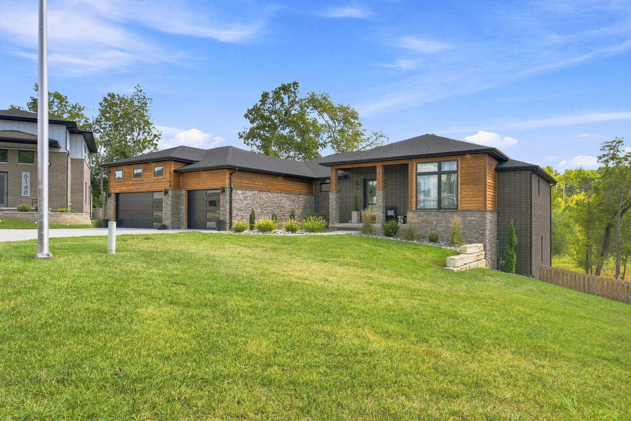 6164 South Hampton Avenue Springfield, MO 65810 - Photo 5 of 69 Side View