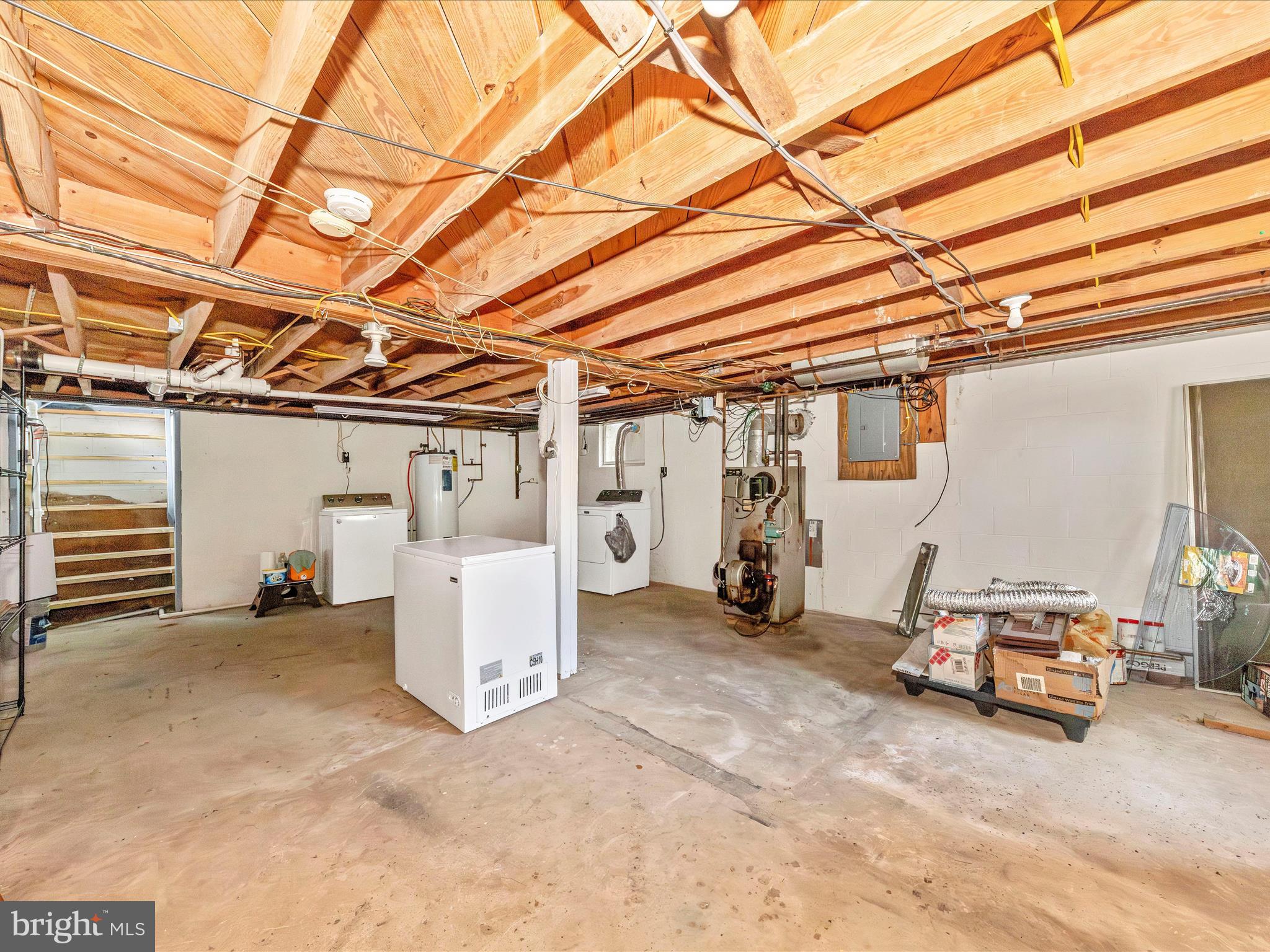 14021 Broadfording Church Road Hagerstown, MD 21740 - Photo 32 of 46 a view of a garage