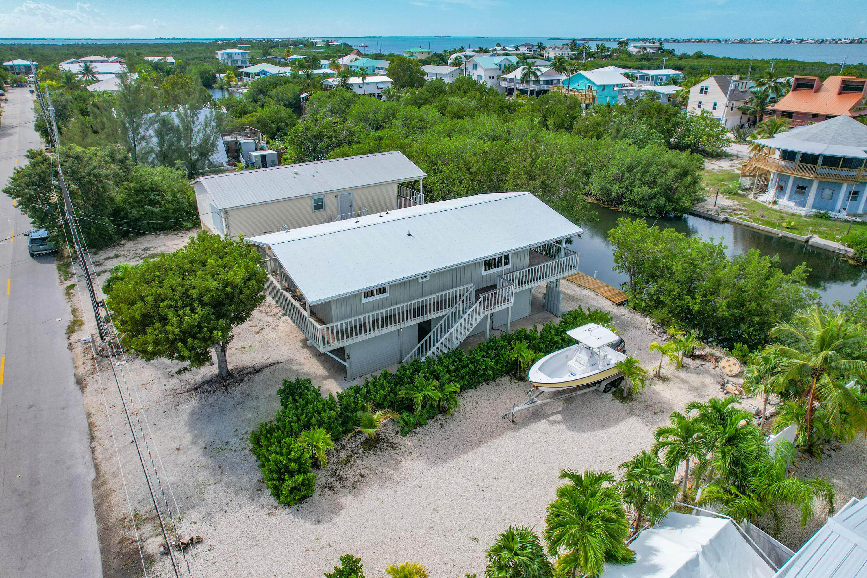 114 Lobstertail Road Big Pine Key, FL 33043 - Photo 28 of 35 042-114LobstertailRoad-BigPineKey-FL-330