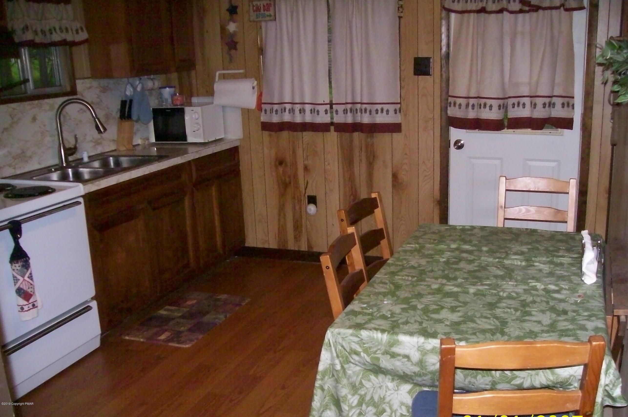 78 Buckhill Road Albrightsville, PA 18210 - Photo 3 of 13 100_5305