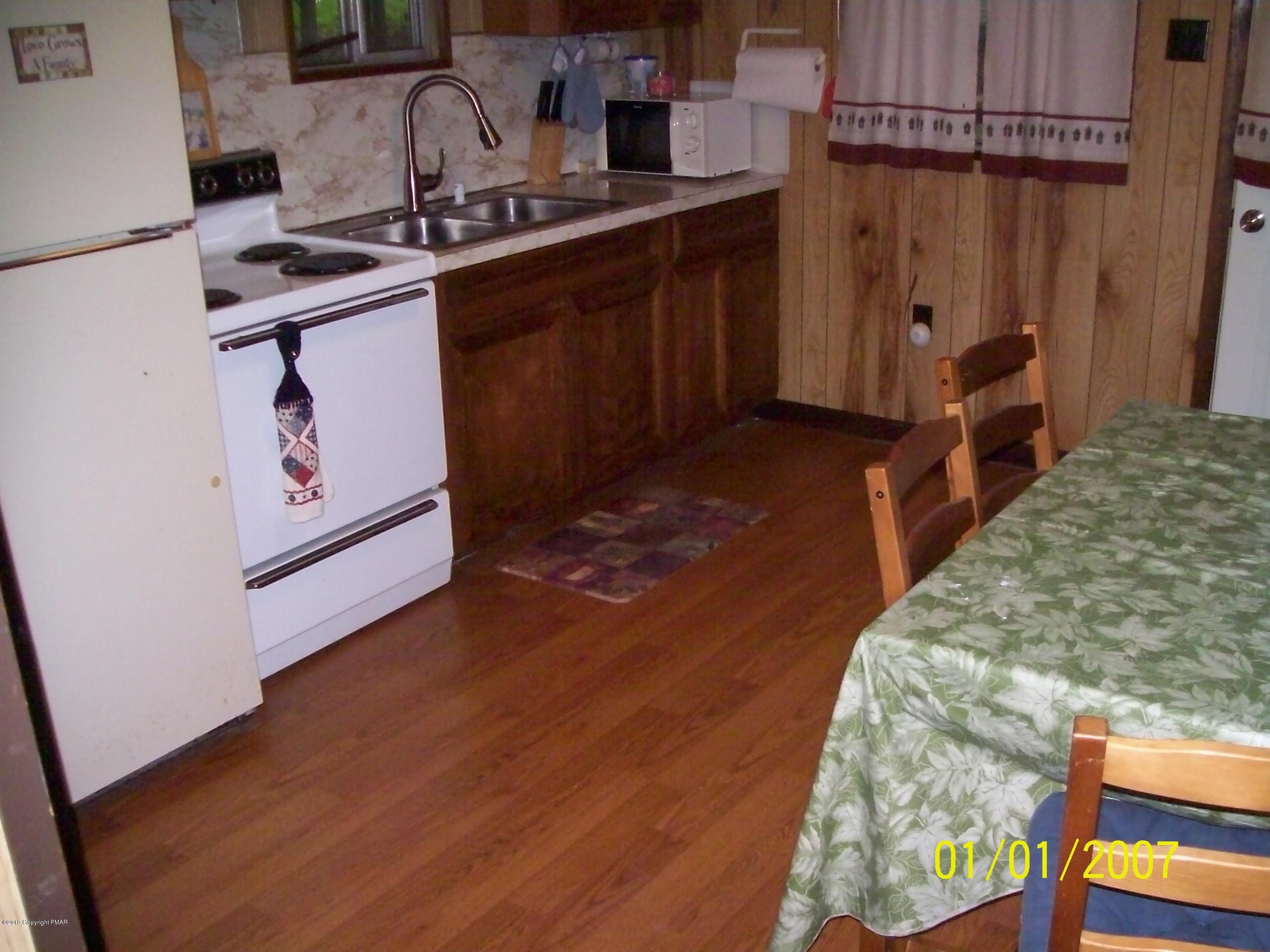 78 Buckhill Road Albrightsville, PA 18210 - Photo 4 of 13 100_5303