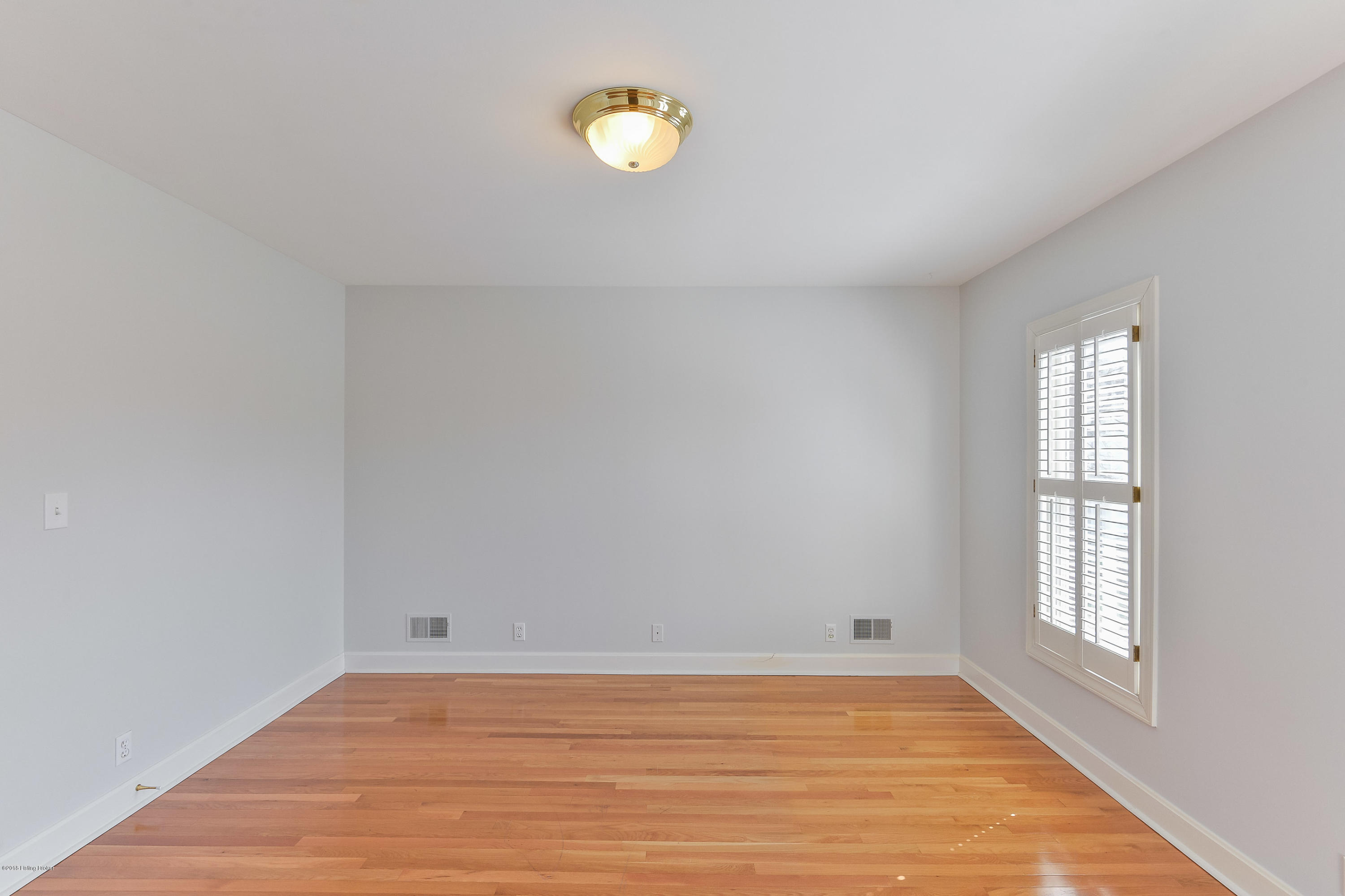 205 Pepperbush Road Louisville, KY 40207 - Photo 32 of 50 45 LSIR 20180315 5623
