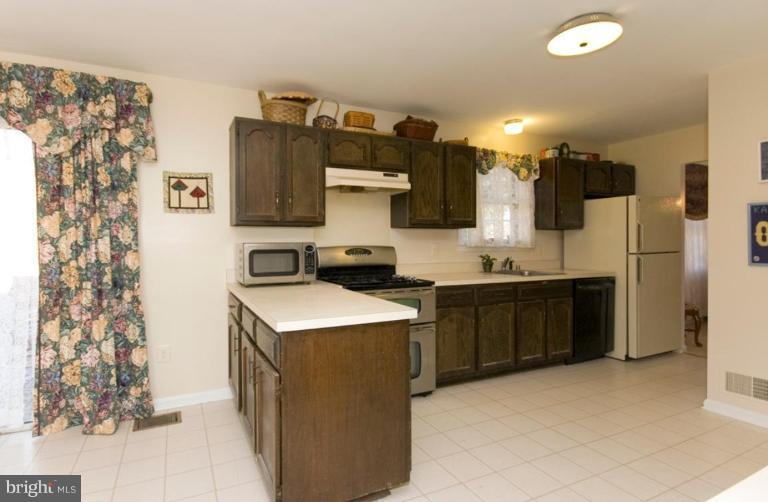 7208 Reservation Drive Springfield, VA 22153 - Photo 11 of 14 Kitchen #2
