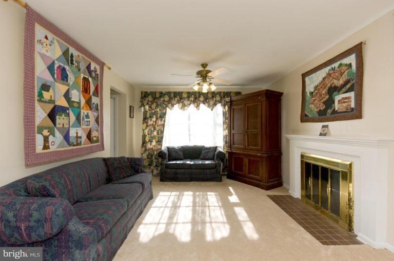 7208 Reservation Drive Springfield, VA 22153 - Photo 5 of 14 Family Room