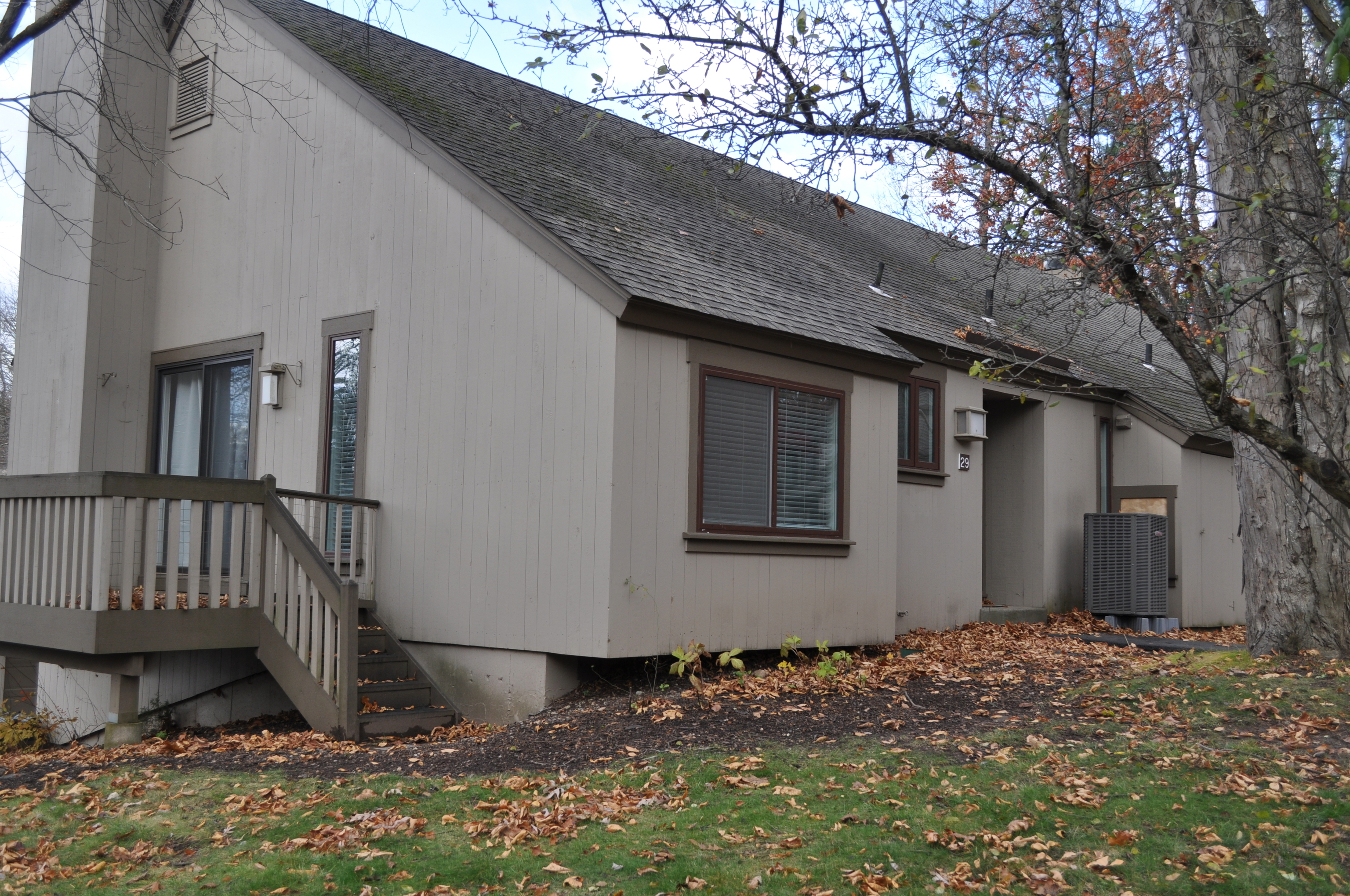 29 Crocus Lane, Unit 29 Avon, CT 06001 - Photo 1 of 13 a backyard of a house