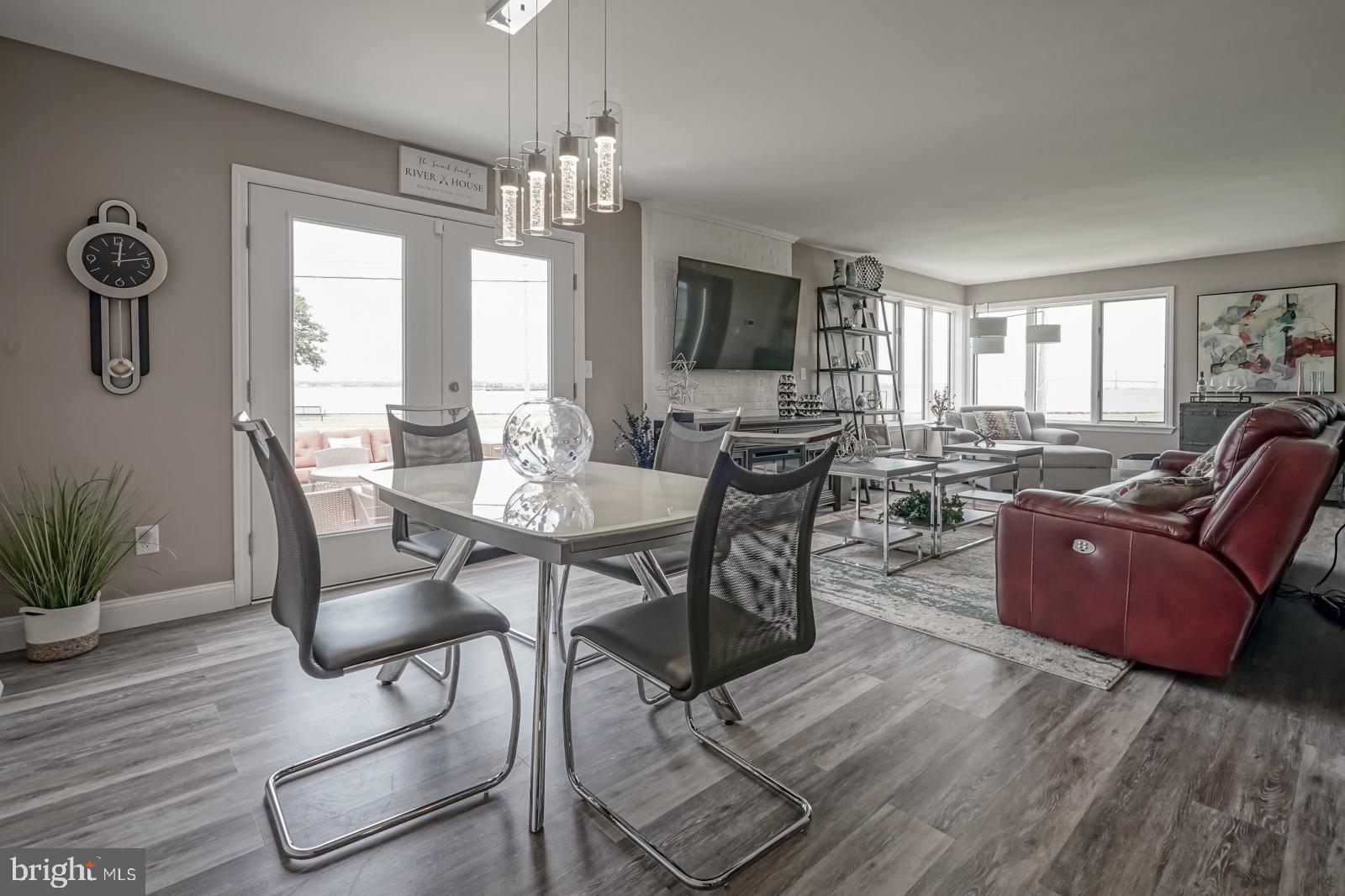 141 Michigan Road Pennsville, NJ 08070 - Photo 11 of 74 Dining/living room