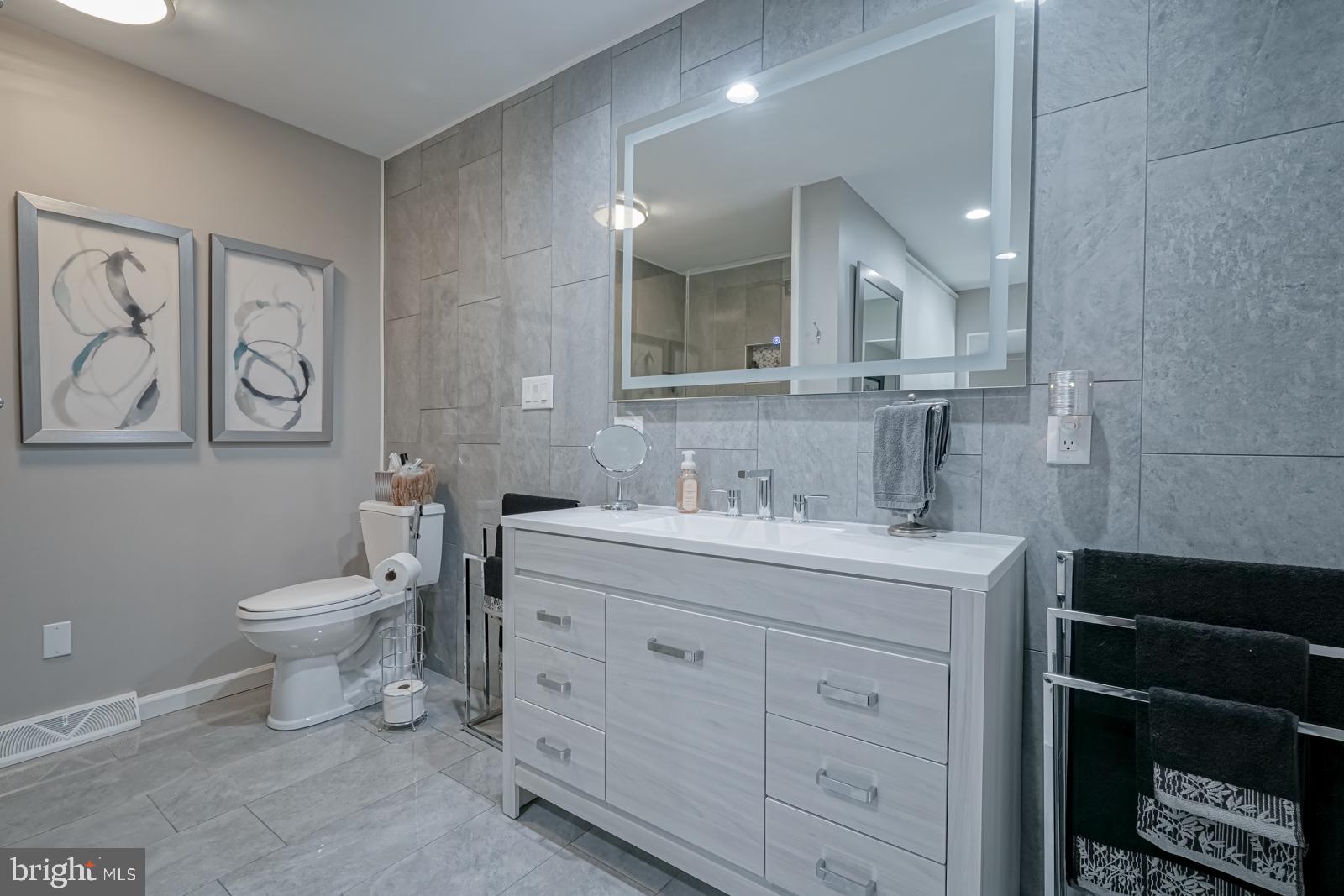 141 Michigan Road Pennsville, NJ 08070 - Photo 30 of 74 Extra large vanity