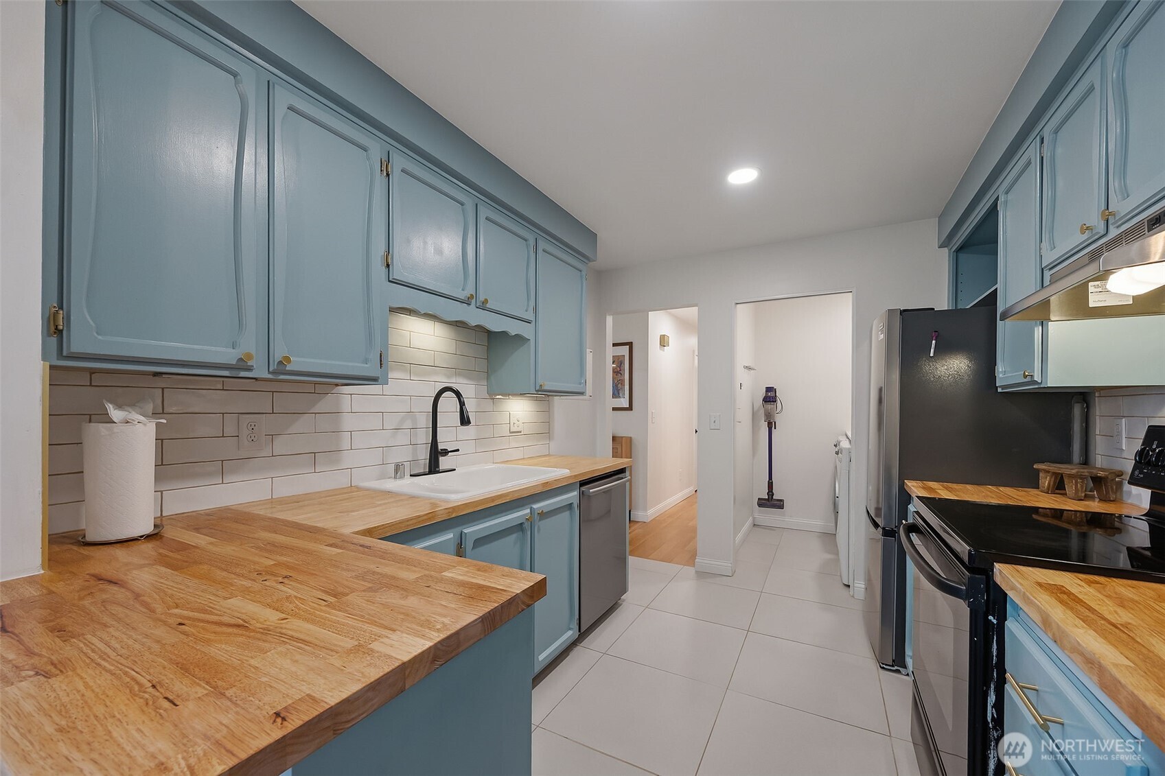 2510 Rucker Avenue, Unit 2 Everett, WA 98201 - Photo 11 of 29