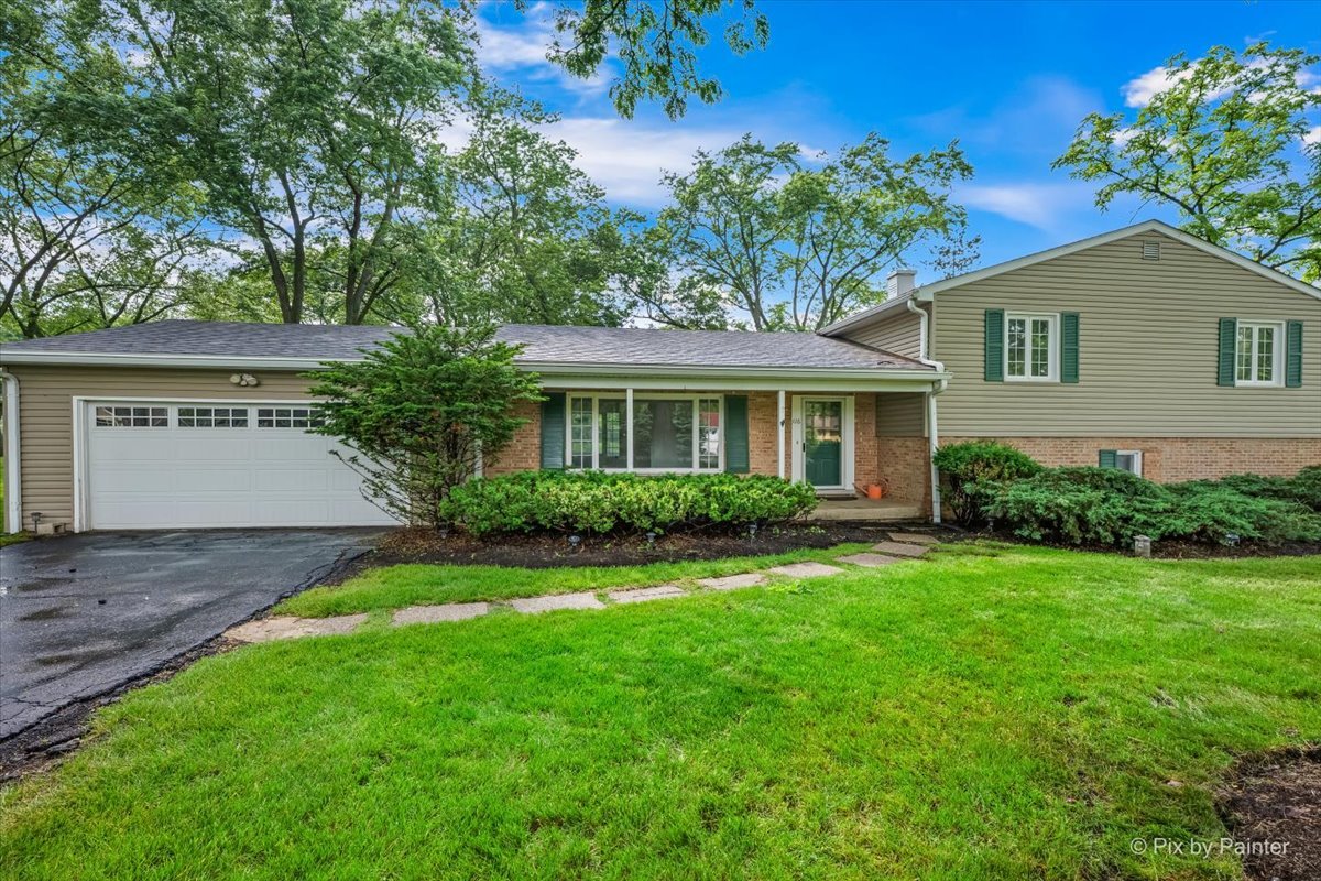 116 South Deerpath Road Barrington, IL 60010 - Photo 1 of 1
