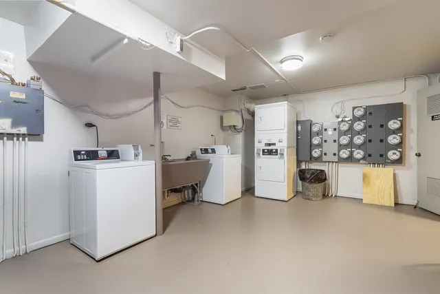 $140,000 | 11133 South 84th Avenue, Unit 3A, Palos Hills, IL 60465