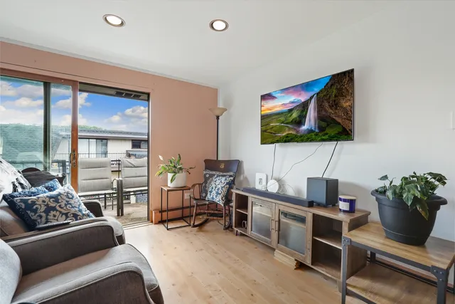 $140,000 | 11133 South 84th Avenue, Unit 3A, Palos Hills, IL 60465