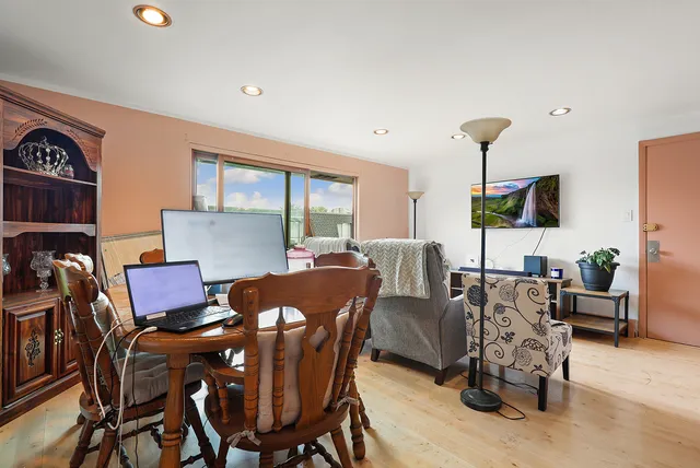 $140,000 | 11133 South 84th Avenue, Unit 3A, Palos Hills, IL 60465