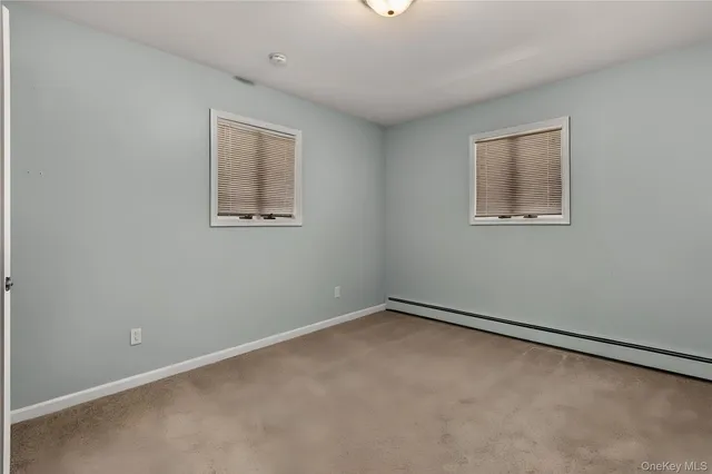 $699,000 | 18 Campbell Lane, East Islip, NY 11730