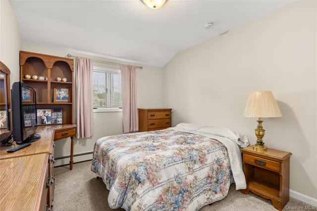 $699,000 | 18 Campbell Lane, East Islip, NY 11730