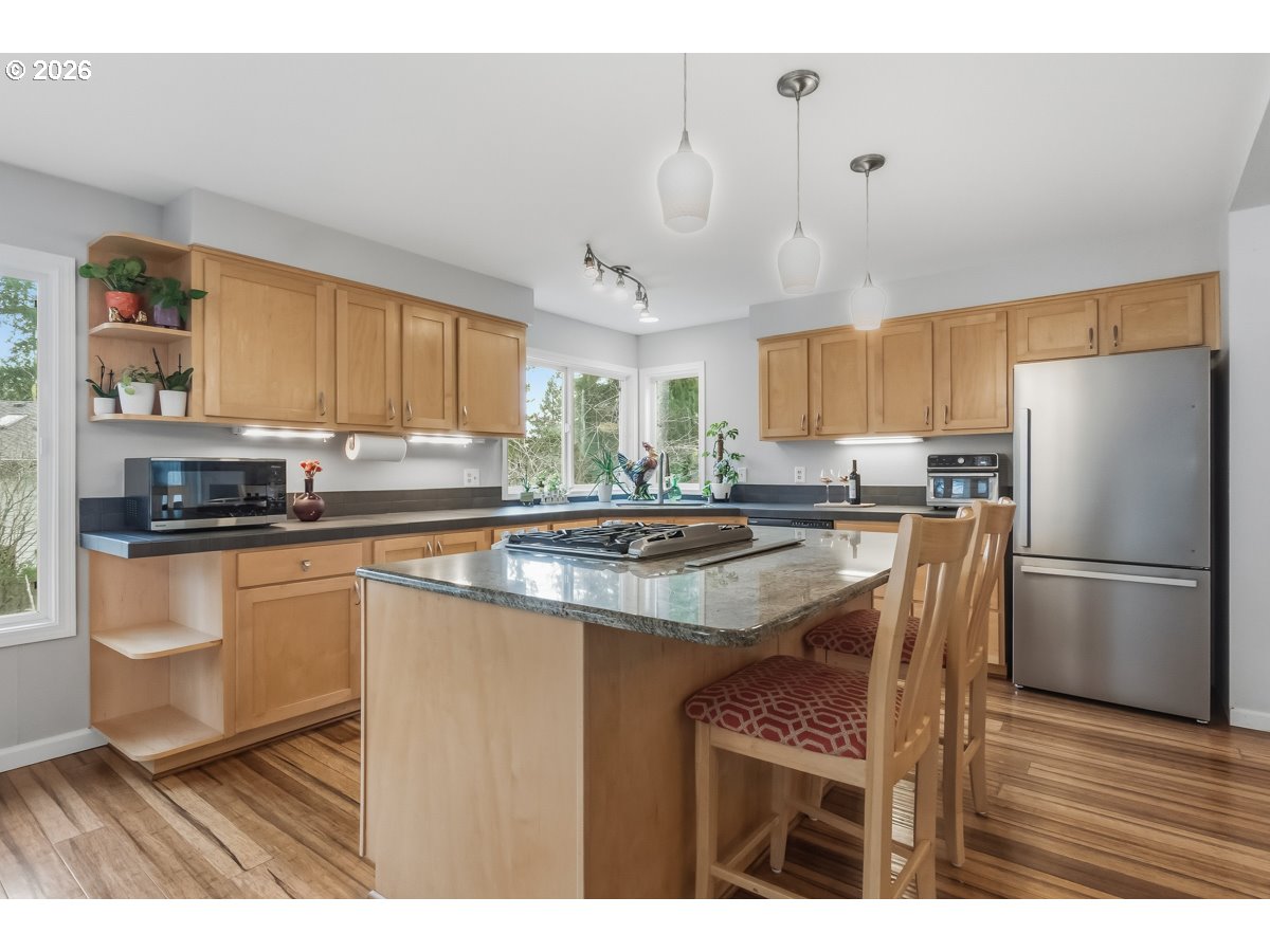 11924 Southwest 34th Avenue Portland, OR 97219 - Photo 5 of 32 Kitchen