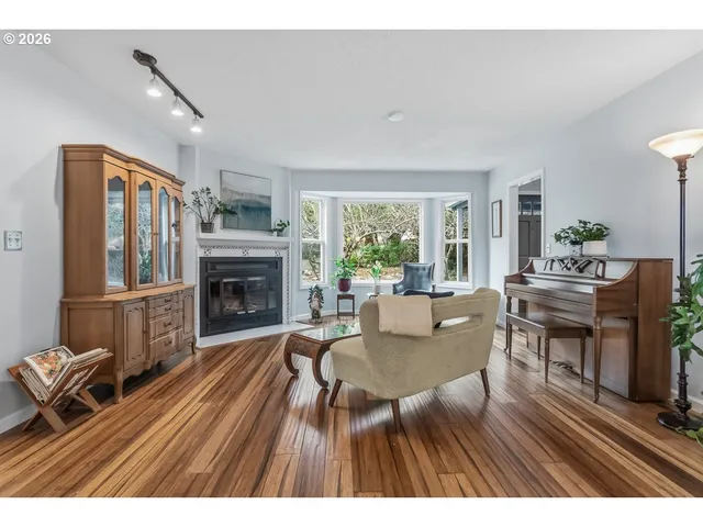 $735,000 | 11924 Southwest 34th Avenue, Portland, OR 97219