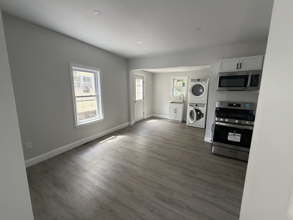 75 Draper Avenue, Unit 75 Mansfield, MA 02048 - Photo 2 of 17