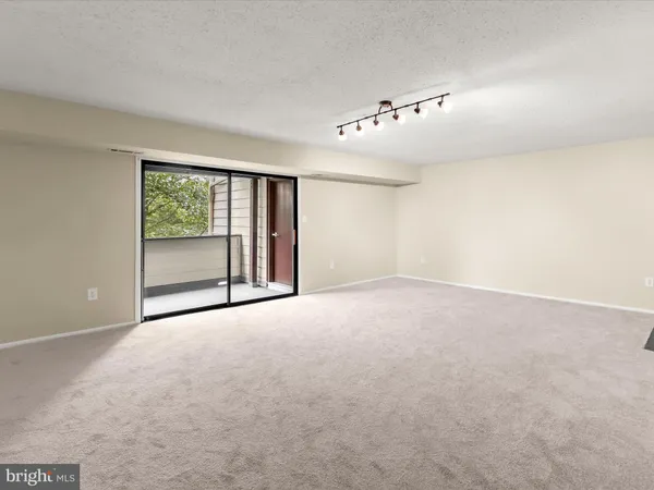 $194,900 | 7 Windblown Court, Unit 201, Baltimore, MD 21209