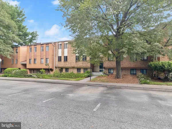 $194,900 | 7 Windblown Court, Unit 201, Baltimore, MD 21209