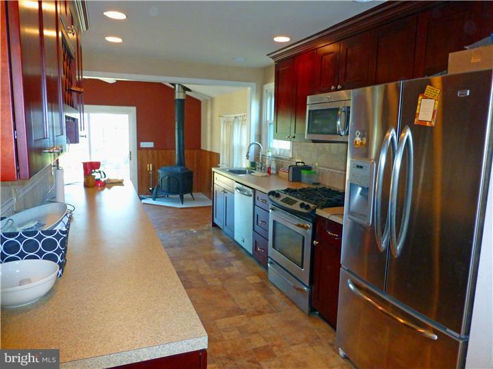 508 River Drive Riverside, NJ 08075 - Photo 4 of 15