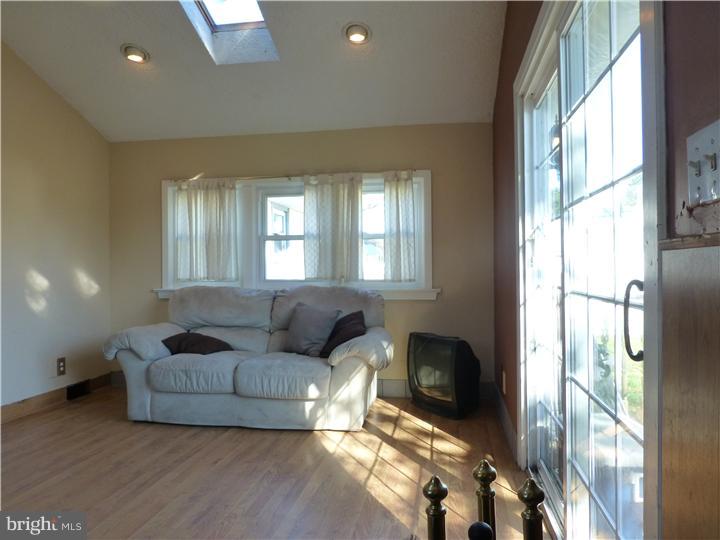 508 River Drive Riverside, NJ 08075 - Photo 5 of 15